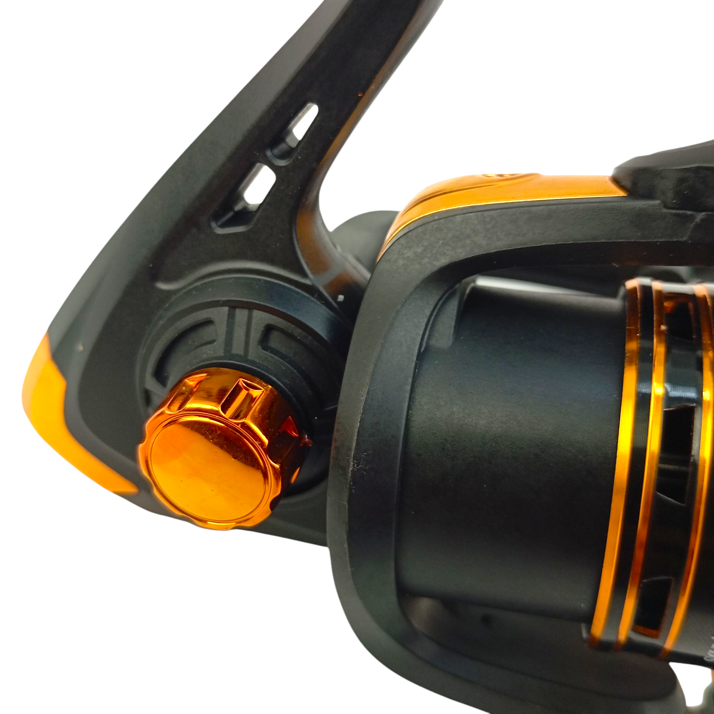 DM 4000-5000 Spinning Fishing Reel Close Up Image