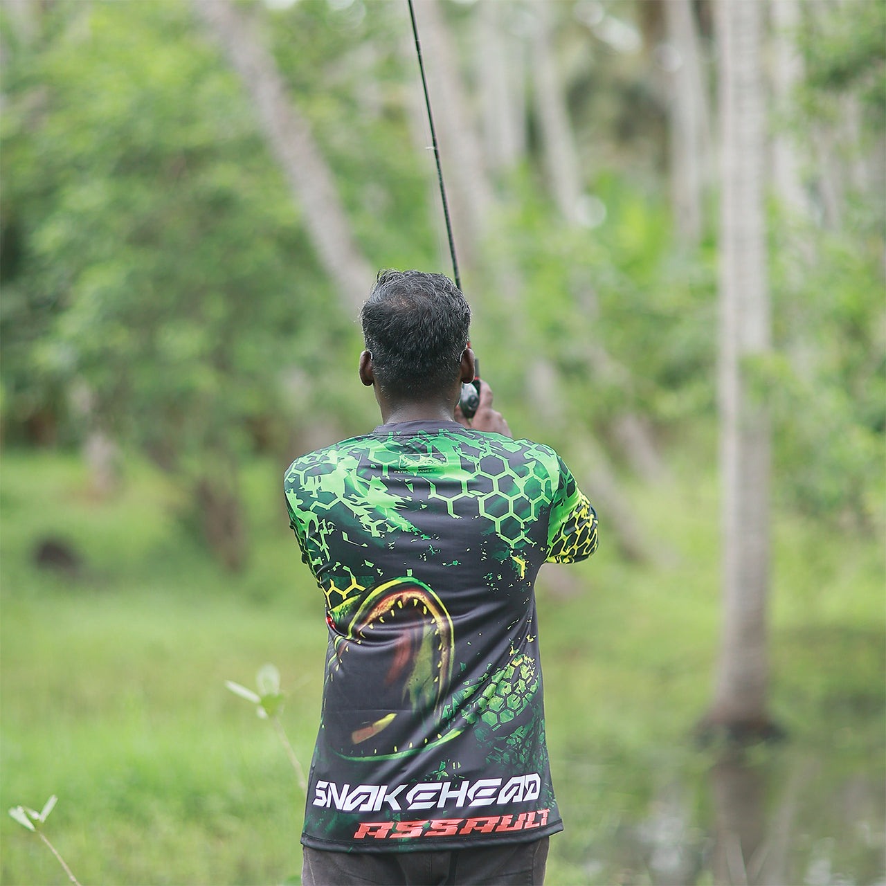 Eyida Snakehead Assault UPF_50_ Hooded Performance Fishing T-Shirt Hanish Back View Casing Frog Lure