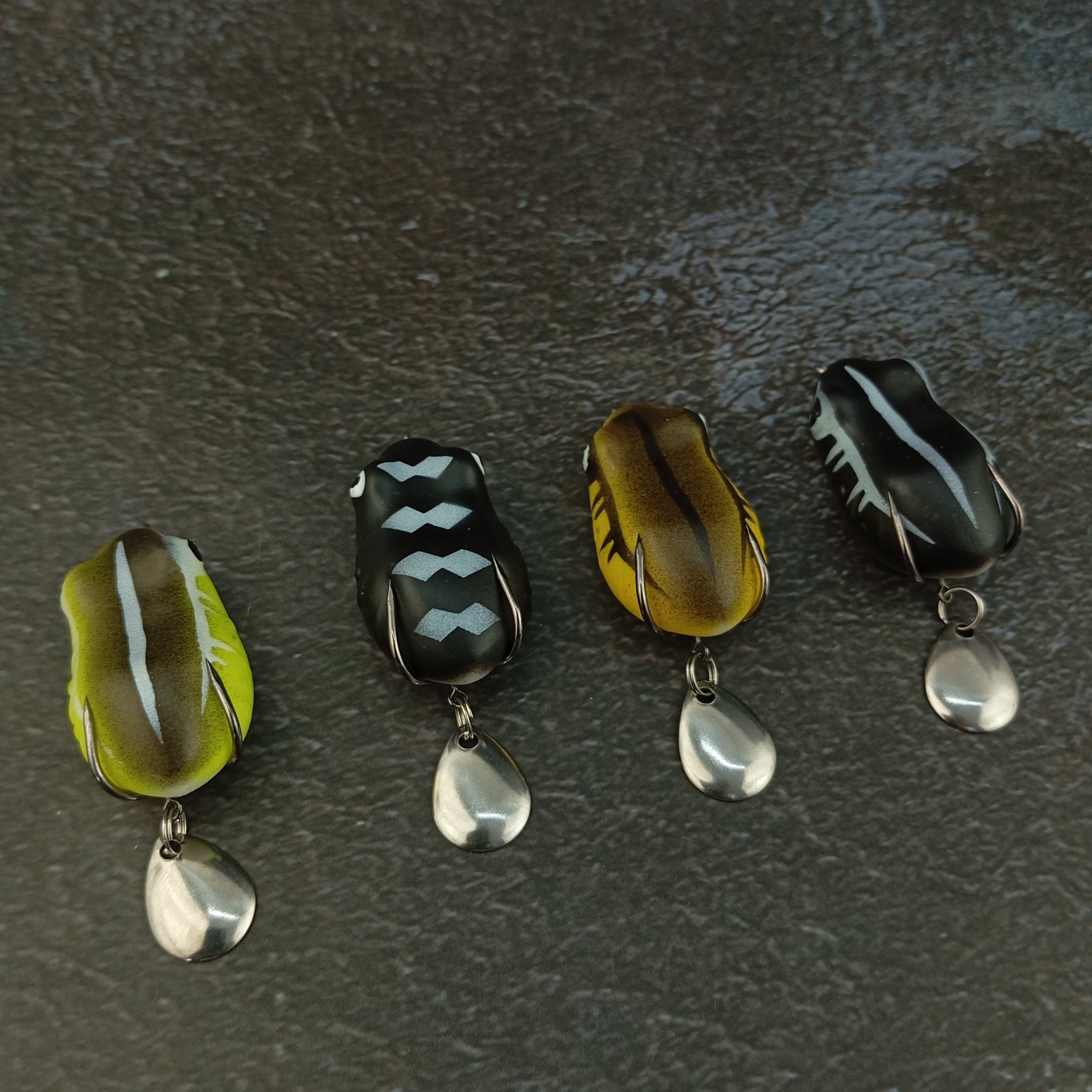Mini Frog Lure 4.2cm 7.2gms with Spinner
